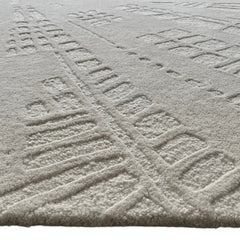 The Apex 3D Architectural Hand Tufted Area Rug in Off-White