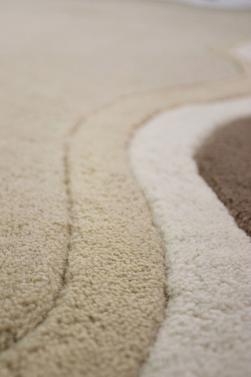 Ripple Scalloped Tufted Wool Rug - Neutral