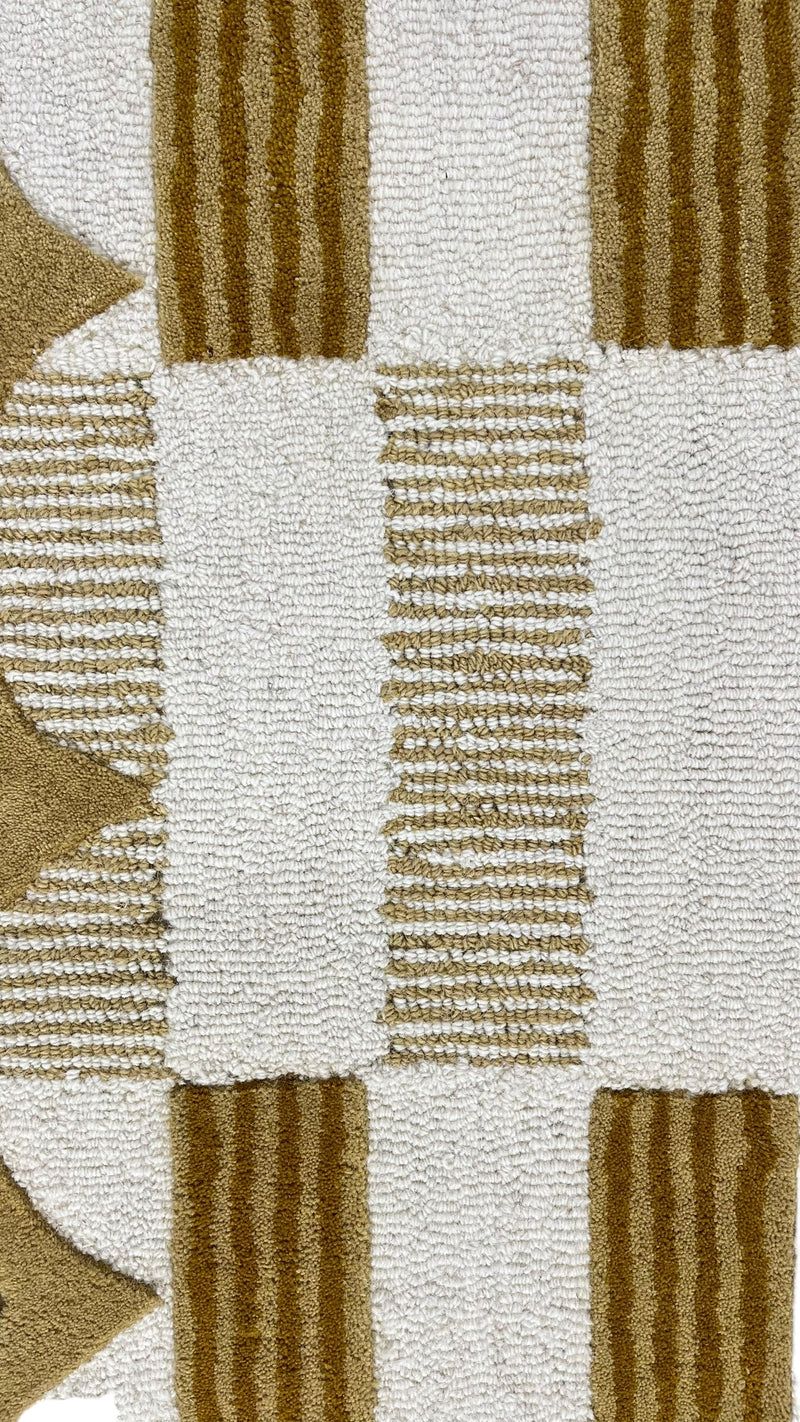 Matilda Hand-Tufted Ivory & Beige Plaid Wool Rug with Scalloped Edge