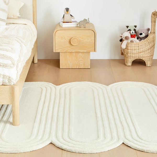 Oblong Scalloped Ivory Hand-Tufted Wool Rug | Modern Area Rug