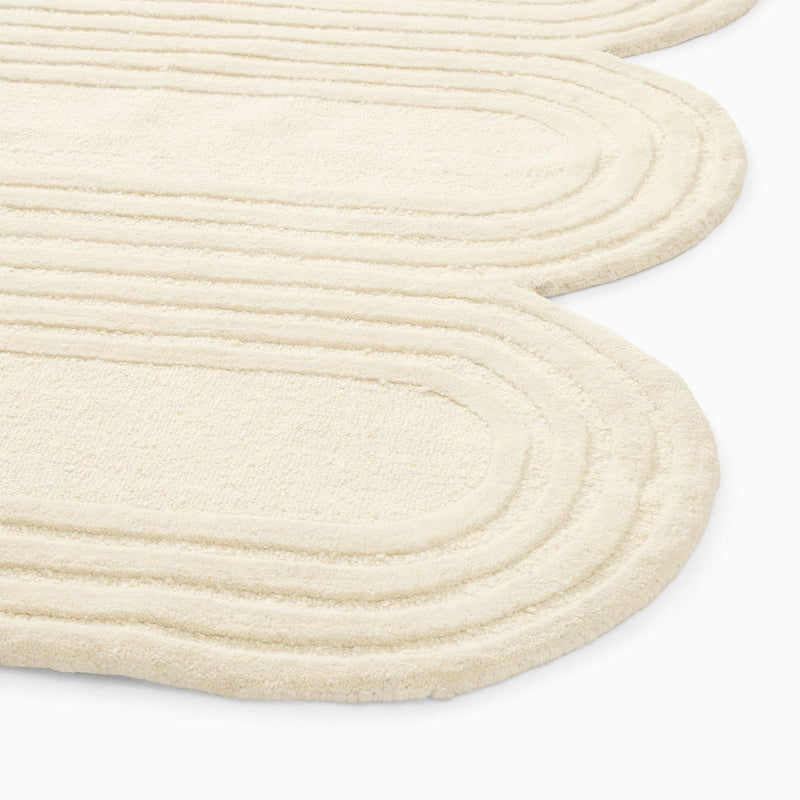 Oblong Scalloped Ivory Hand-Tufted Wool Rug | Modern Area Rug
