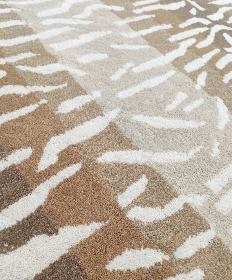 White Tiger Stripe Rug – Beige & Ivory Abstract Animal Pattern Area Rug