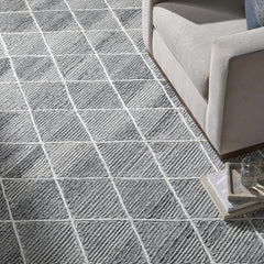 Diamond Trellis Hand-Tufted Wool Rug | Light Grey & Ivory Geometric Modern Area Rug